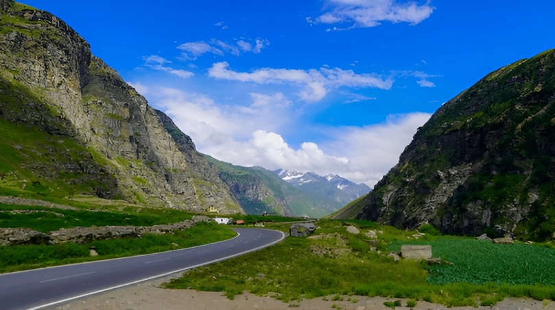 Himachal Winter Carnival : A Celebration of Snow, Culture, and Adventure